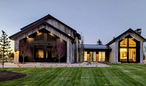 Luxury Moutain Retreat w/hot tub!